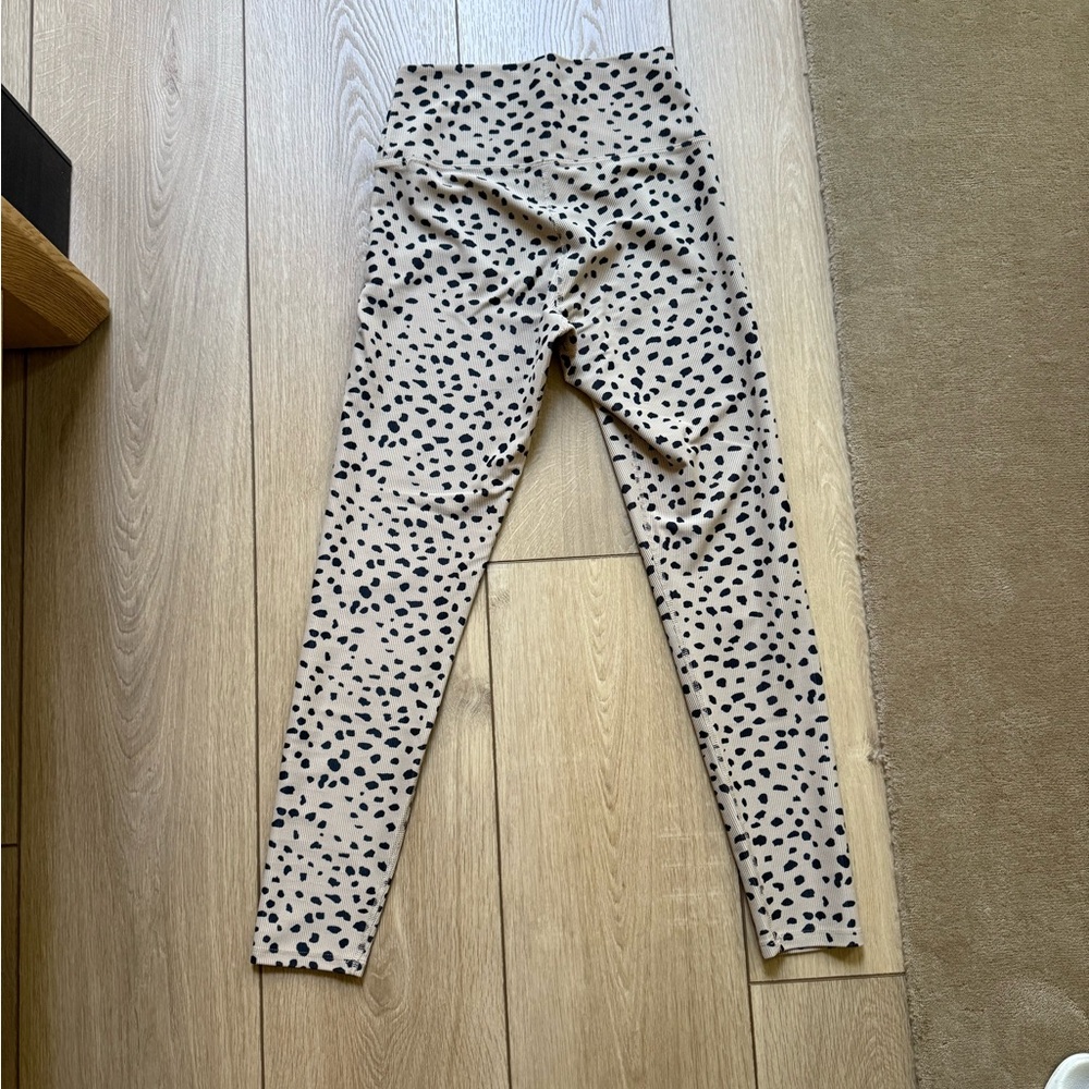 Beach Riot Sport dot 
Spotted Tan Leggings in Medium